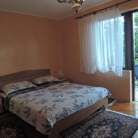 98 Apartman *